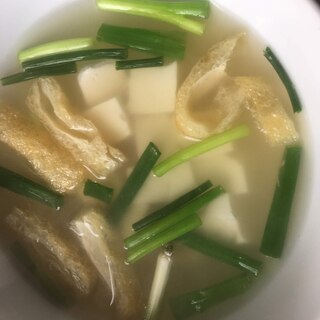 豆腐、油揚げ、小葱の味噌汁